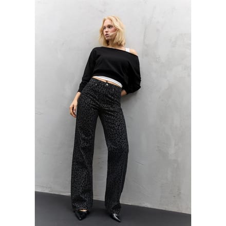 Stradivarius Jeans met flockstof en luipaardprint  ZWART EFFECT DENIM WASSING 42