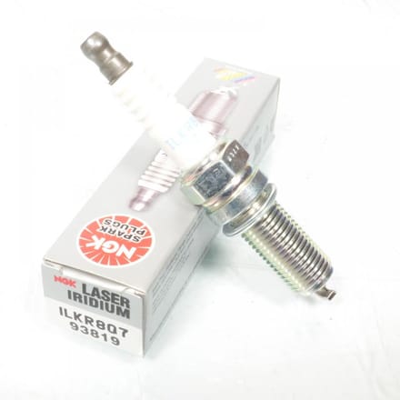 Bougie d'allumage NGK pour Auto ILKR8Q7 / 93819 / Par 4 Neuf