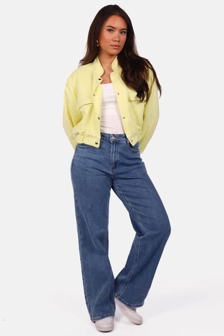 Getdrezzed Jasje - Maat: L/XL - Suede look bomberjack met drukknoopsluiting lichtgeel