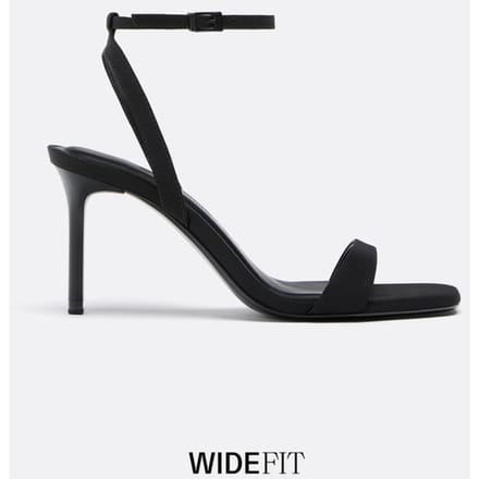 Stradivarius WIDE FIT. Sandalen met smalle hak  Zwart 38