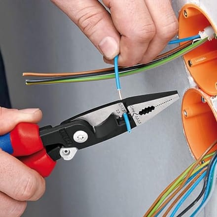 Multifunctionele elektrische installatietang 200 mm voor kabelsnijden en strippend