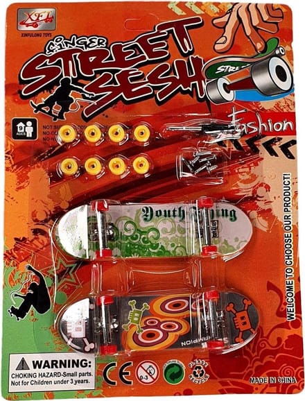 Vingerskateboardjes met mini schroevendraaier en 8 reservewielen + schroefjes (2 st)