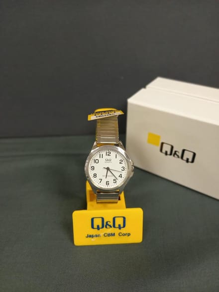 Q&Q Dames horloge met rekband -zilverkleurig.