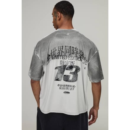 Grijs Oversized Boxy Spray Wash Varsity T-shirt Met Zichtbare Naden | Grey | Size Medium