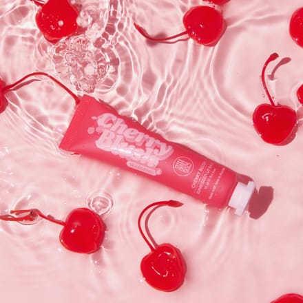 The Fox Tan Cherry Blush Lip Balm – Hydraterende Lippenbalsem met Kersenextract voor Glow