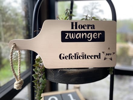 Serveerplank - Creaties van Hier - Serveerplank - Zwanger - 35 cm - Hout
