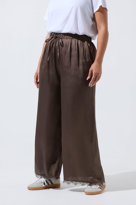 Limited Collection Chocoladebruine Satijnen Broek Met Kanten Zoom Size 66-68