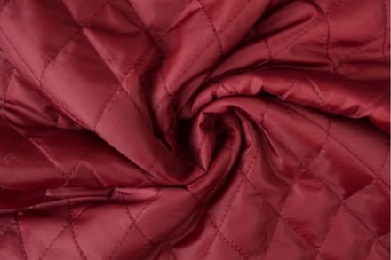 30 meter gewatteerde voeringstof - Bordeaux rood - 150cm breed