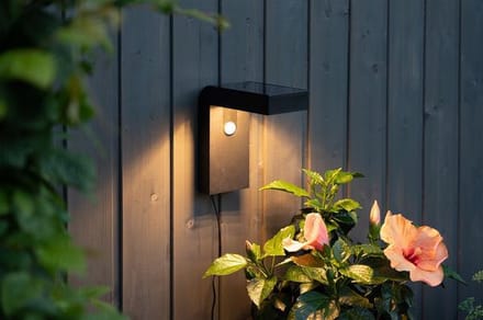 RTM Lighting Solar Wandlamp -Zwart -Warm Wit -20CM -Beweginsmelder