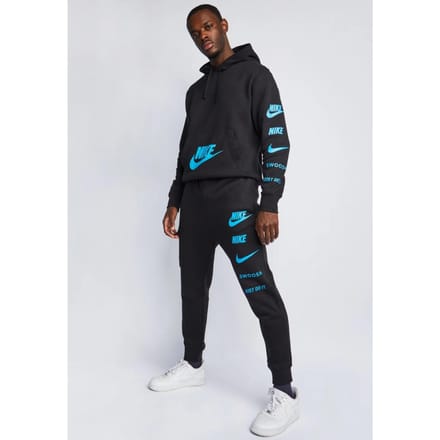Nike Sportswear Standard Issue Hooded Tracksuit in Zwart