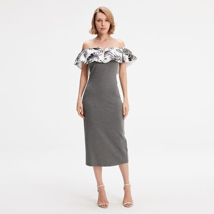 Bi-materiële bodycon-jurk met off-schouder gedrukt