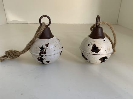 Hanging bells white