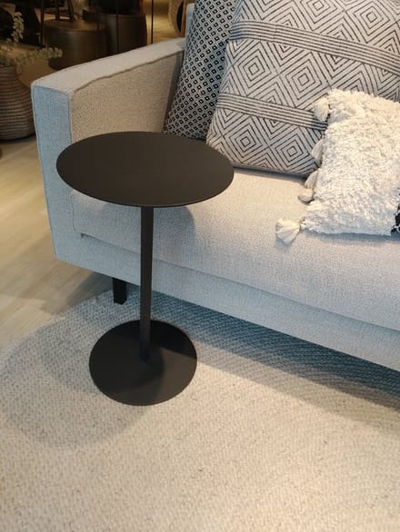 Bijzettafel rond 33 cm - zwart - 50 cm hoog - metaal