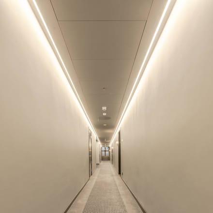 The Light Group SLC LED Strip Ultra Lang iCC IP20 30m 240W 2.700K