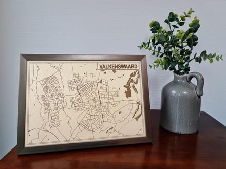 Decoratief Beeld - Houten Van Valkenswaard - Hout - Bekroned - Bruin - 21 X 30 Cm