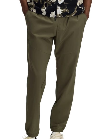 Under armour vibe woven trainingsbroek in de kleur groen.