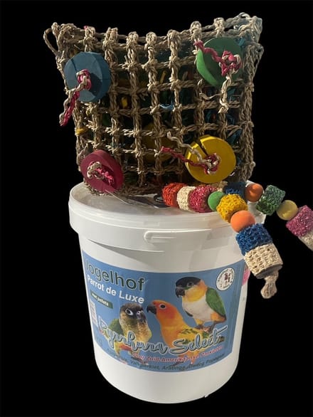 pyrrhura select 3 kg met pellets inc speeltje