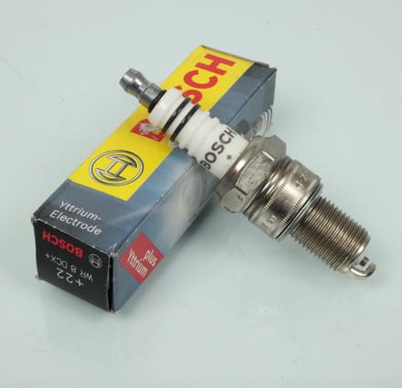 Bougie Bosch WR 8 DCX+ voor motor scooter quad / BPR5ES-11 Nieuw