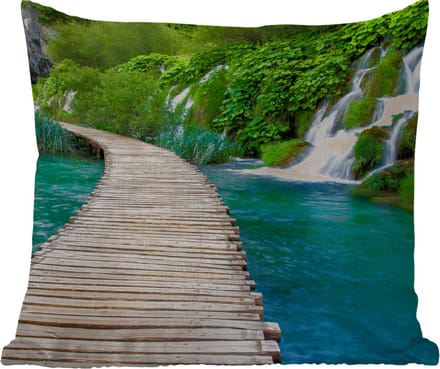 Tuinkussen - Brug - Water - Planten - Waterval - Groen - 40x40 cm - Weerbestendig