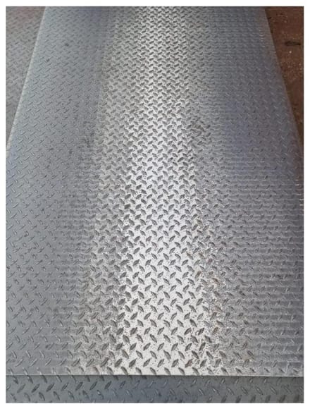 Structuurplaat Ribbelstaal - Traanplaat Blank - Industriële Toepassingen - 5 mm Dik Metaal - 20 x 100 cm - Grijs