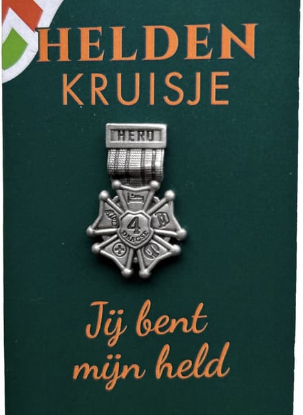 Pin / speld 4Daagse Nijmegen - Helden kruisje voor vrijwilligers - tin - Vierdaagse