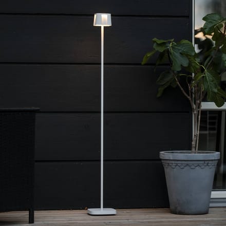 Konstsmide Mooie LED vloerlamp, wit, aluminium, IP54, dimmer, CCT
