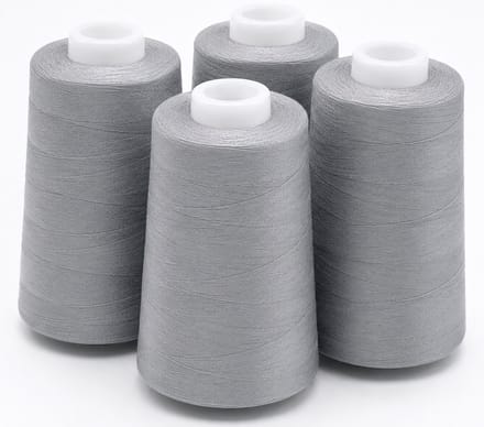 Polyester Overlockgaren – 4 Cones × 2700 m – Totaal 10.800 m – Grijs 227