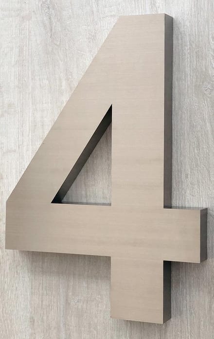 Huisnummer 4 RVS 3D Groot XXL - Hoogte 40 cm - Dikte 3 cm - Type 3D/40/RVS Arial.