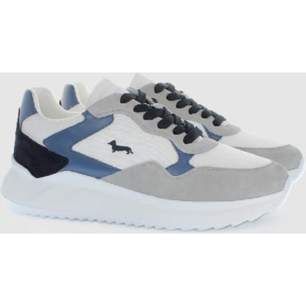 grijswitte suede schoenen