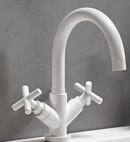 Vtwonen baden Cross wastafelkraan zonder waste powder white