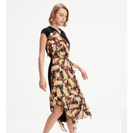Asymmetrische kleding met grafische print