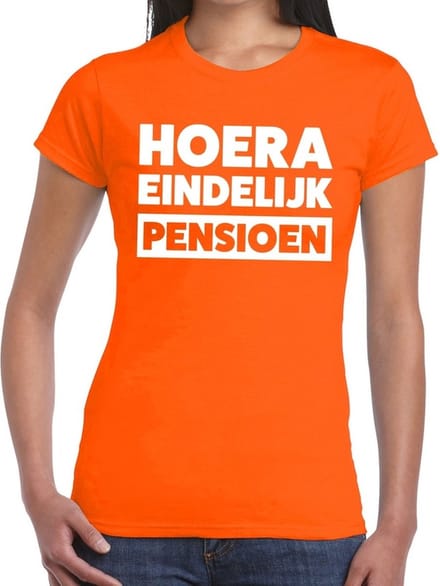 Hoera eindelijk pensioen tekst t-shirt - oranje - dames - korte mouwen L