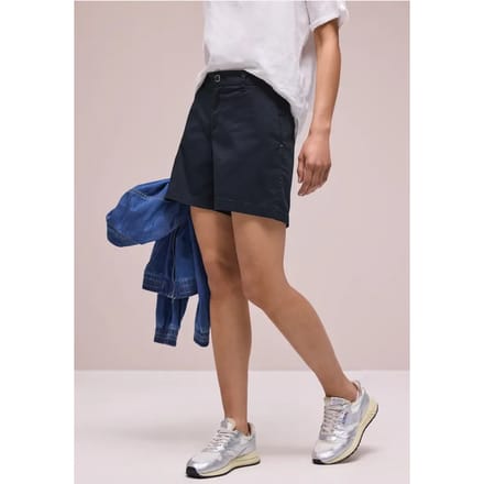 Mid Waist chino shorts in een casual pasvorm
