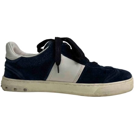Valentino Garavani Flycrew lage sneakers in marineblauw suède