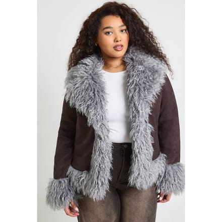 boohoo Dames Jas met nep bontaccent in suede-look | Chocolate | Maat: 10