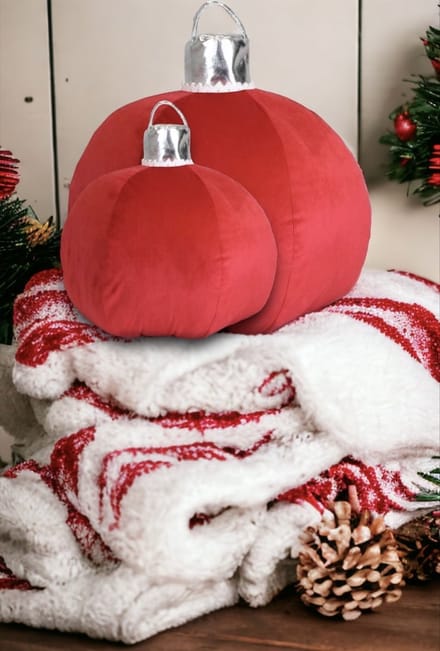 Unique Living - Kerst Decoratie - Sierkussen - Kerstbal - Kerstkussen - Rood - 2 Stuks