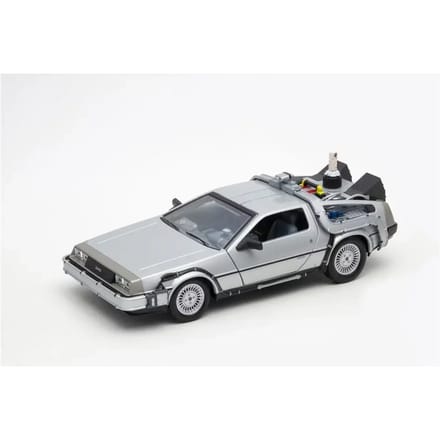 Movie Memorabilia DeLorean Back To The Future II Time Machine Fly Mode - 1:24 - Welly