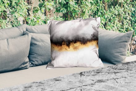 Sierkussen Buiten - Goud - Chic - Abstract - Zwart - Wit - Luxe - 60x60 cm - Weerbestendig