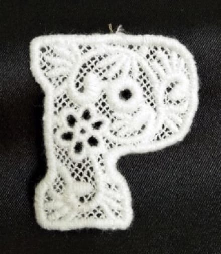 Kanten Applicatie Alfabet - 4,5 CM hoog - Wit Kant - Letter P