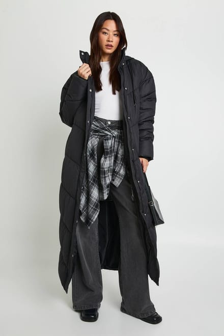 boohoo Dames Lange capuchon met quilt-detail maxi donsjas | Zwart | Maat: 40
