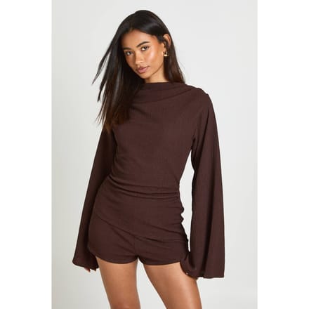 boohoo Dames Gestructureerde Playsuit Met Slash Hals En Getailleerde Taille | Chocoladebruin | Maat: 42