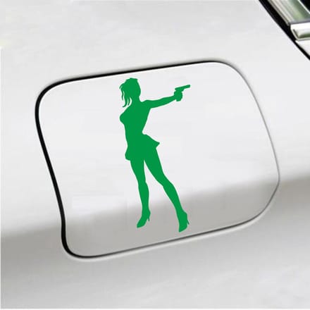 Bumpersticker - Vrouw Met Geweer - 8 X 16 - Groen