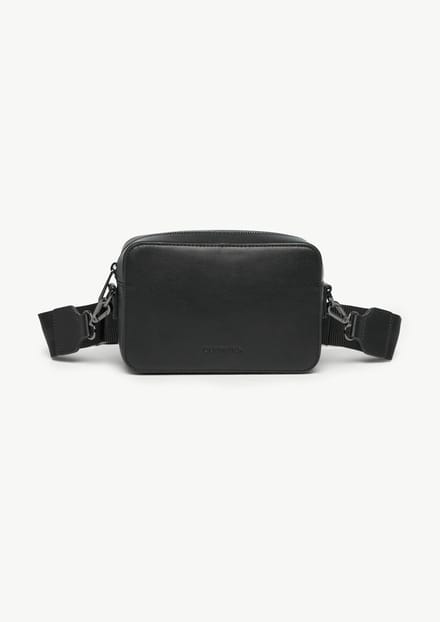 comma Crossbody