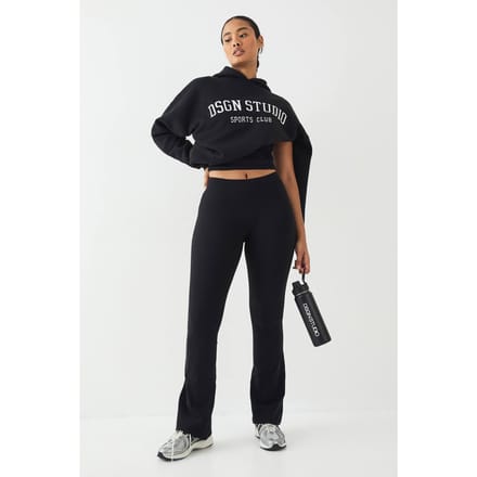 Dames DSGN Studio Highwaist Ultra Sculpt Yoga Flared Legging | Zwart | Maat: Small