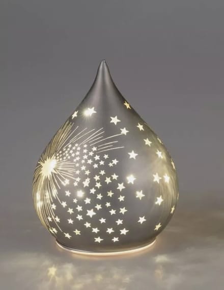 Kerst - Kerst bal - Druppel - Decoratie - Grijs - Glas - 16cm - Ø12cm - incl ledlicht - incl. AAA batterij