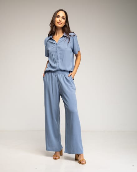 Set van overhemd con korte mouwen en elastische broek met zakken