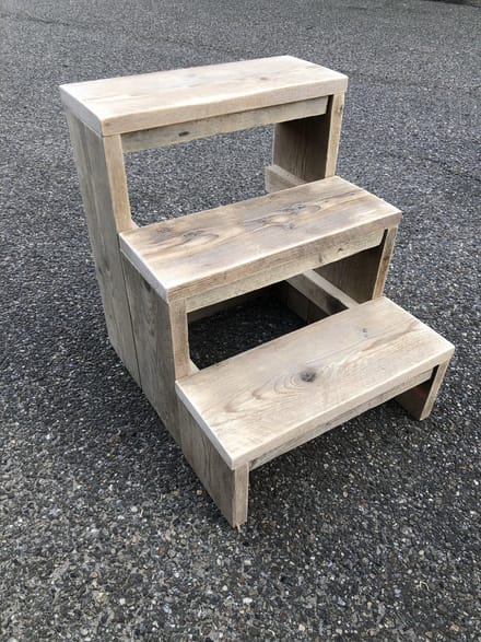 Trappetje steigerhout 3 treden ( Hoogte 60cm, breedte 45 cm en diepte 54 cm)