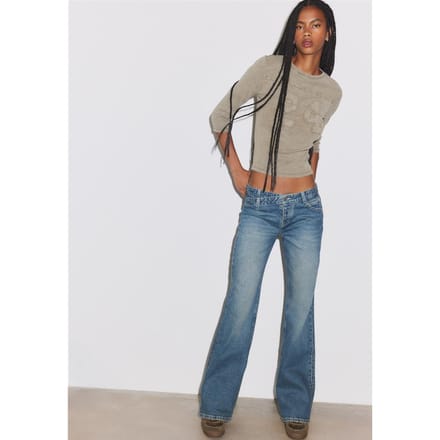 Stradivarius Klokkende jeans met overlappende taille  MIDDENBLAUWE DENIM WASSING 36