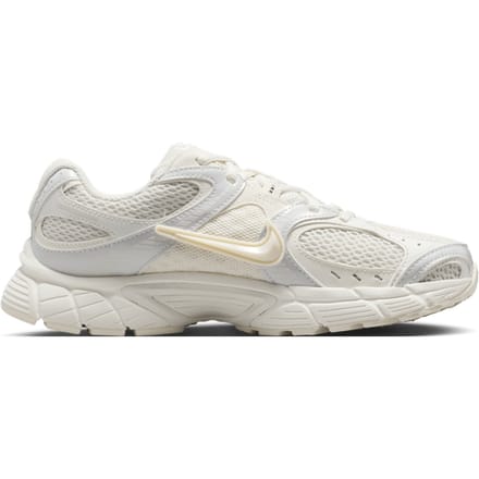 Nike V5 RNR Sneakers Dames - Beige - Maat 35.5 - Mesh/Synthetisch