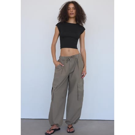 Stradivarius Cropped T-shirt met kapmouwen  Zwart M